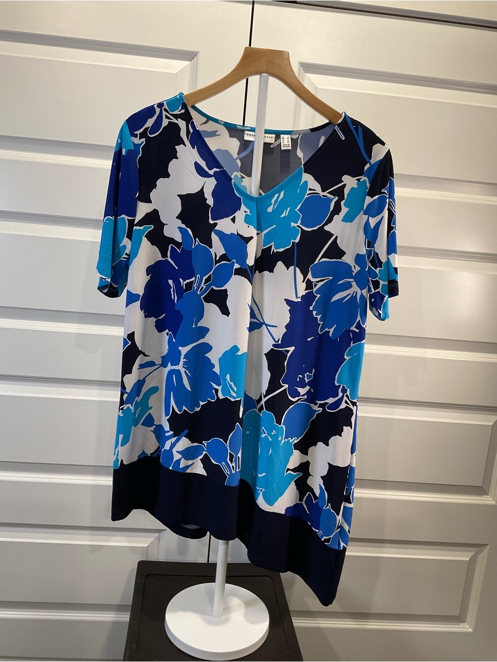 Susan Graver Blue Multi Floral V-Neck Short-Sleeve Top